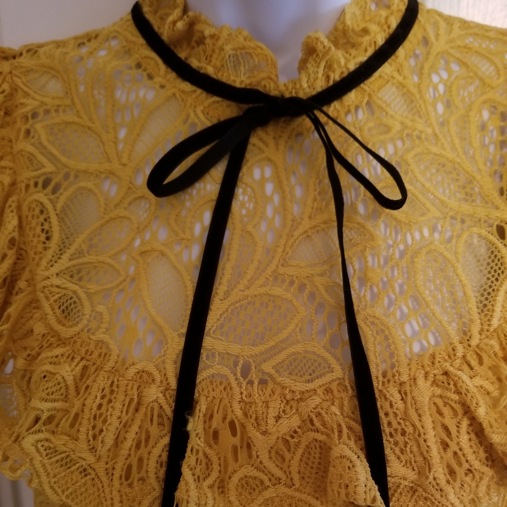 Lace top - Picture 3 of 5
